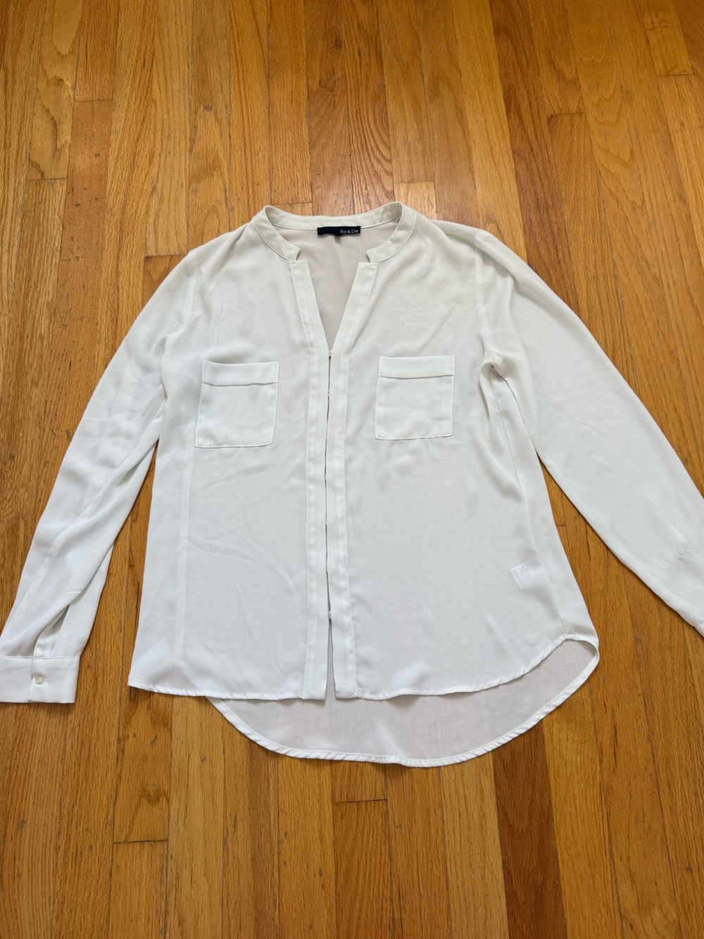 Ro & De White Split-Neck Blouse
